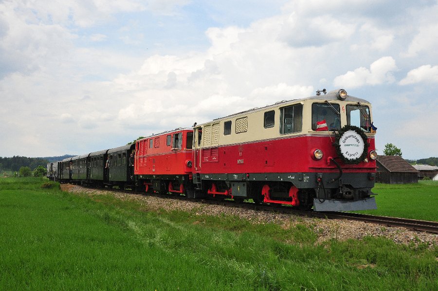 NÖVOG V5 und V12 Doppeltraktion 65
